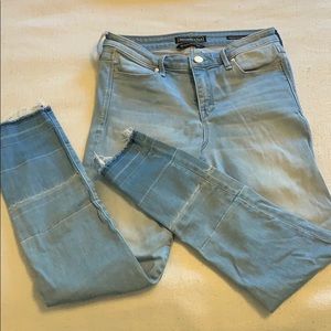 Abercrombie Mid-Rise Super Skinny Ankle Jean